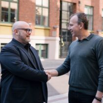 Fredrik Andresen og Bjørn Arild Thon handshake for web